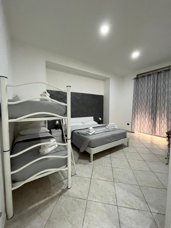 La Svolta Rooms Неаполь Экстерьер фото